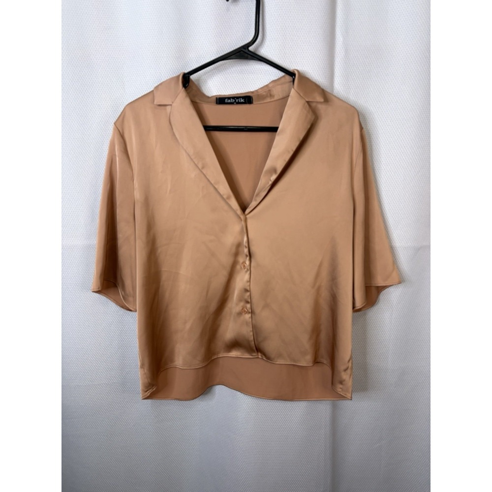 Fab'rik Women's Top Silk Blend Short Sleeve Button Up size Medium